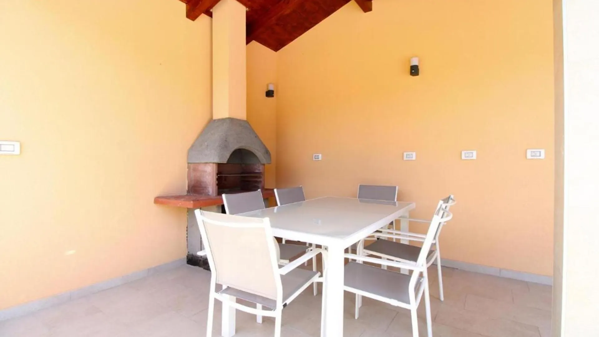 Modern Villa With Private Pool And Garden Pula