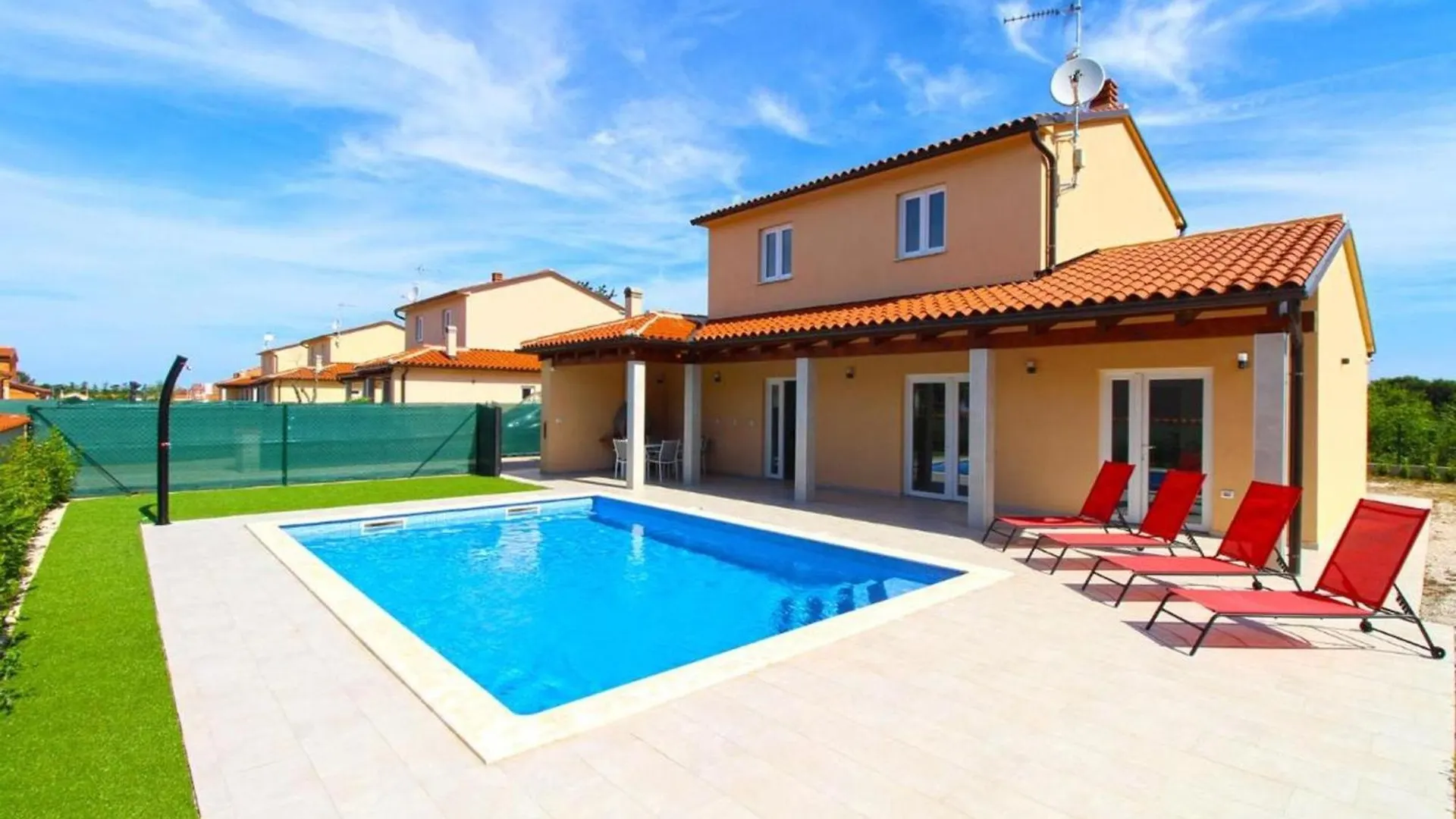 Modern Villa With Private Pool And Garden Pula
